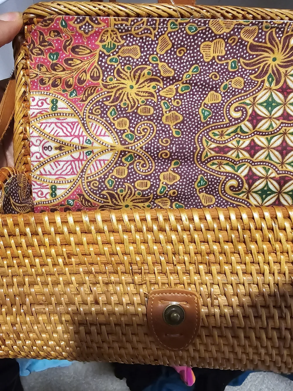 N/A handcrafted woven